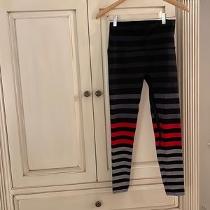 K-DEER Signature Stripe Legging  in Black/Grey/Red, size Large